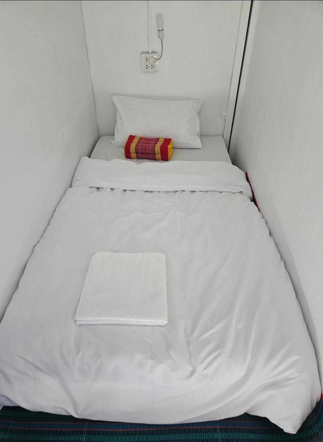 Kai Lions International Capsule Hostel Pakse Exterior foto